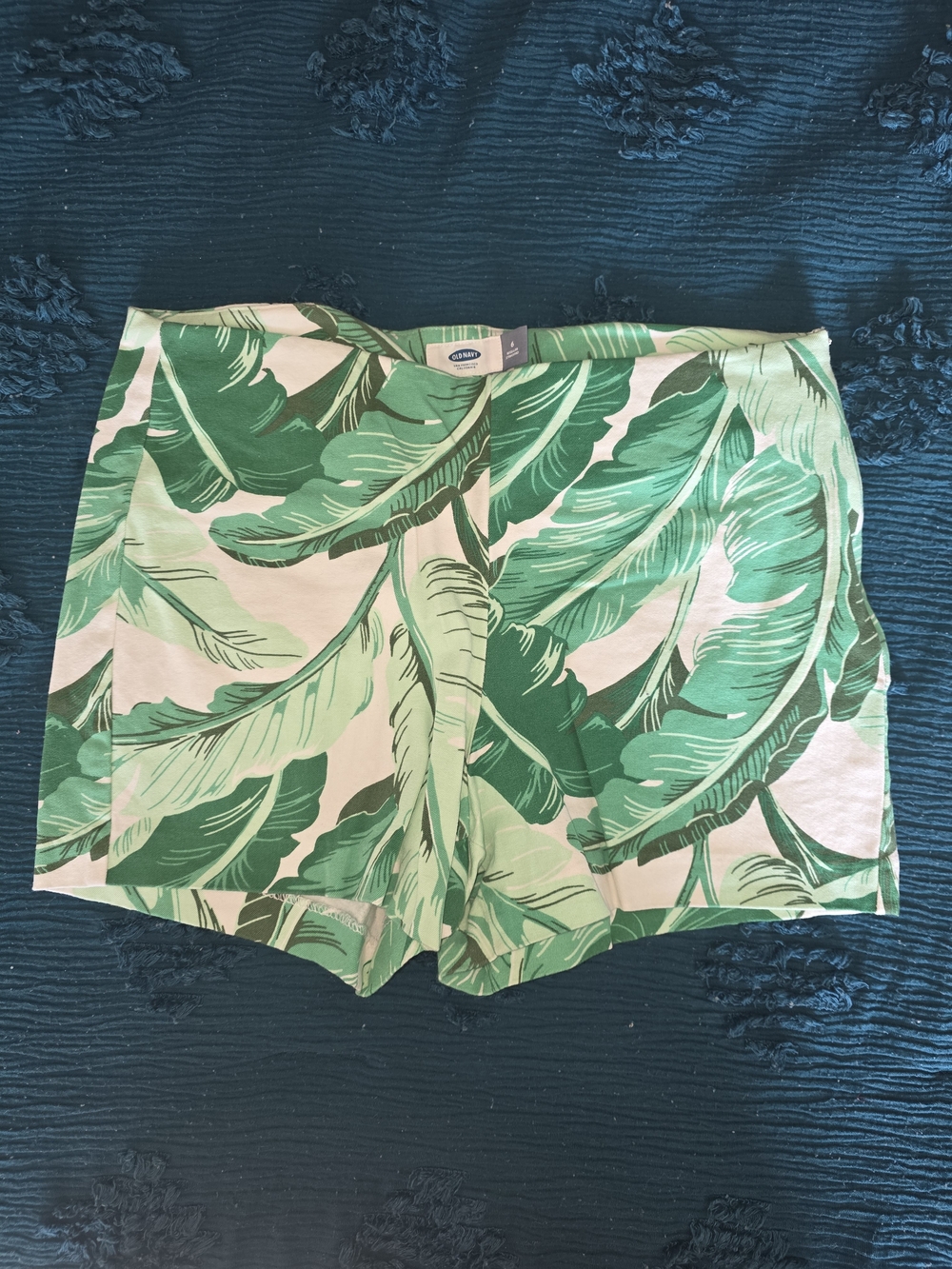Old Navy Green Palm-Print Women’s Shorts